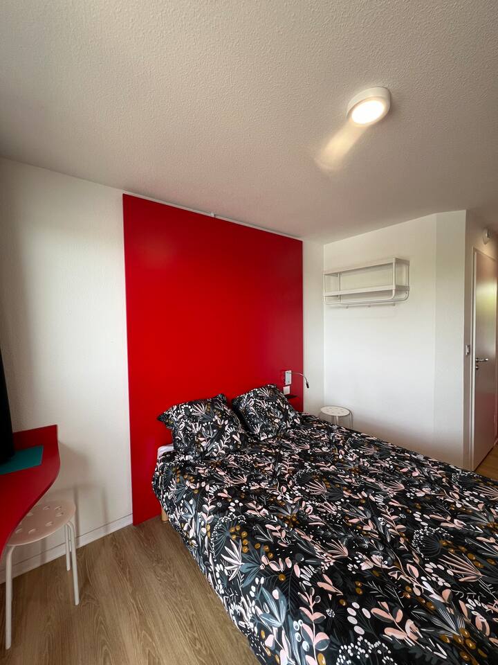 8445b952-6f7a-4ac0-af88-467f024a0198